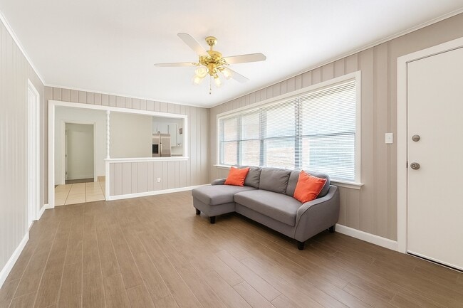 Building Photo - 4053 Silverwood Dr