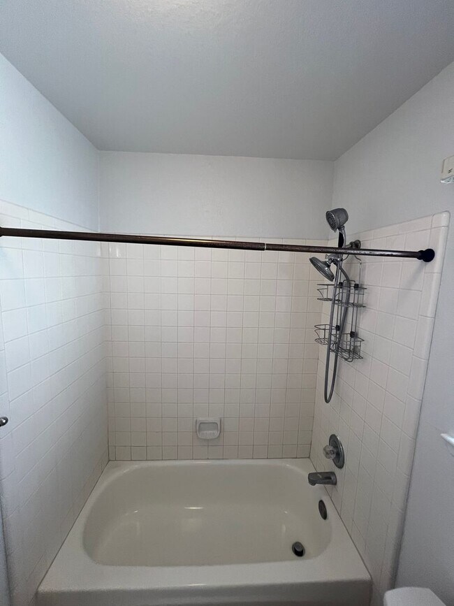 Building Photo - 7501 Canyon Clover Dr