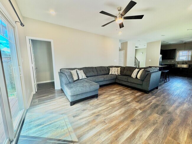 Building Photo - 1161 Tybee Dr