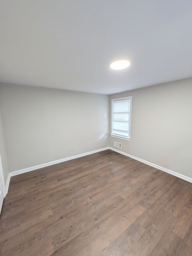 Building Photo - 1332 Akridge St NW