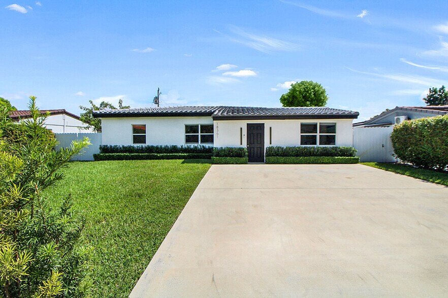 Primary Photo - 18361 NE 20th Pl