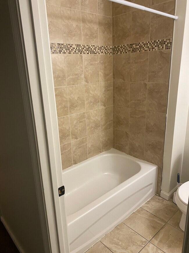 Building Photo - 2212 Westwood Dr