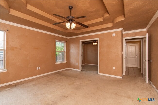 Building Photo - 305 Hedy Dr