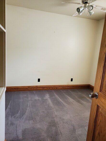 Building Photo - 384 Gilmore St