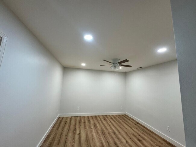 Building Photo - Georgetown Modern Duplex                 2...