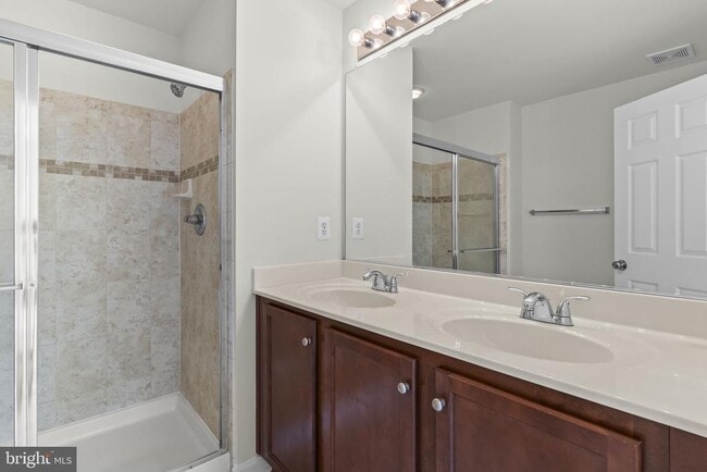 Building Photo - 15641 John Diskin Cir