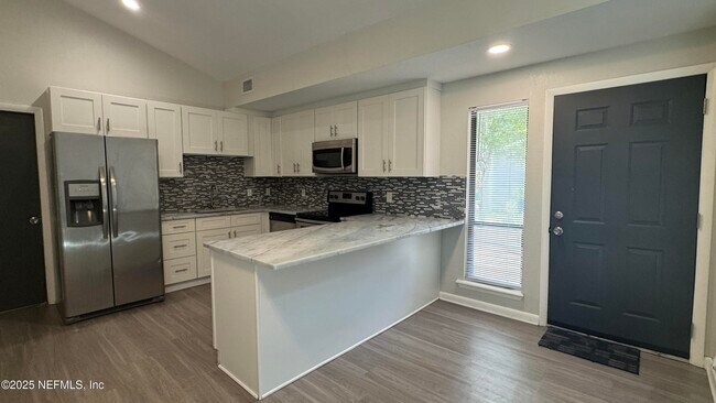 Building Photo - 217 Loring Ct