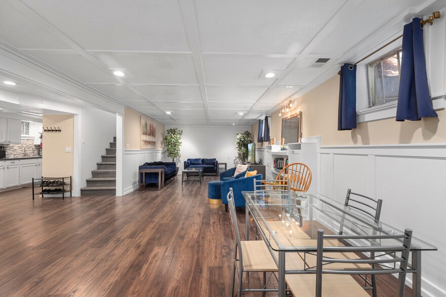 Building Photo - 2945 S Zurich Ct