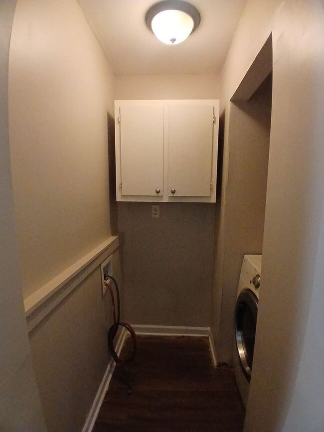 Building Photo - Newly renovated 3-bedroom, 1 bath home - Open To Section 8