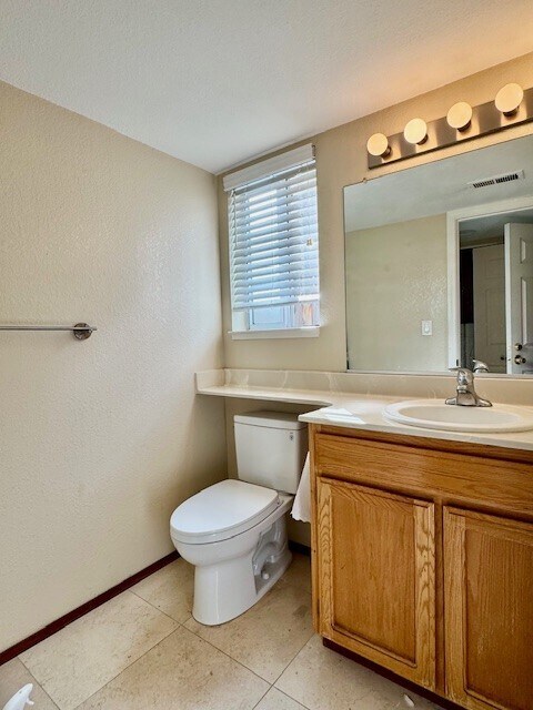 Building Photo - 1006 Larkwood Ct