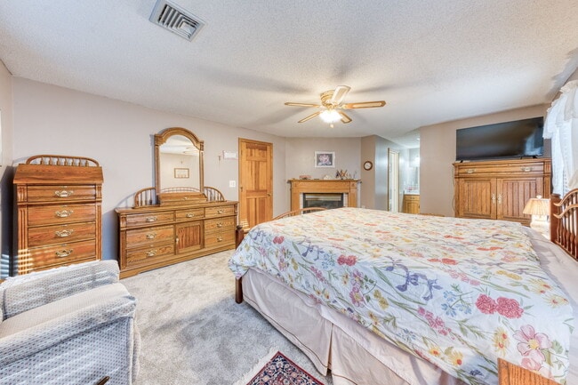 Building Photo - 51 Devaux Rd