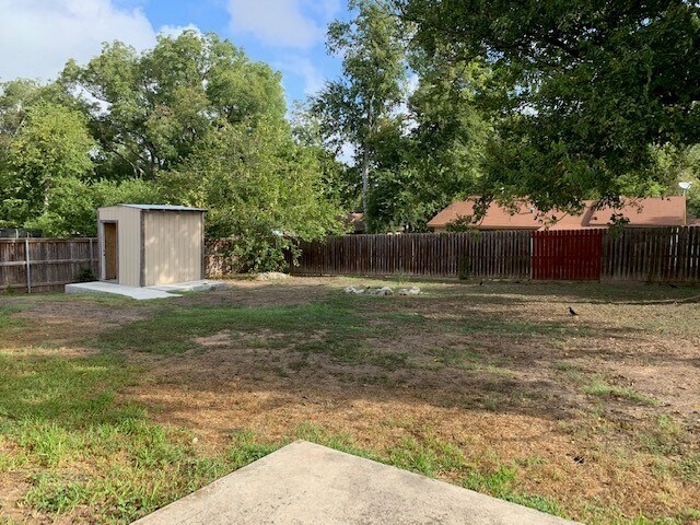 Backyard/Shed - 137 Lullwood Dr