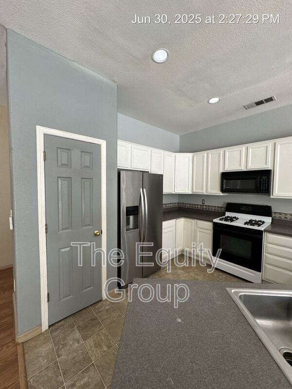 Building Photo - 3603 N Minden Ct