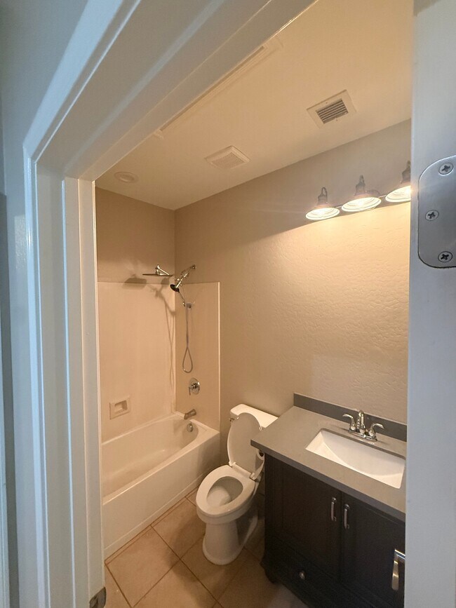 Building Photo - 39730 N Bridlewood Way
