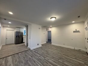 Building Photo - 515 Chapel St