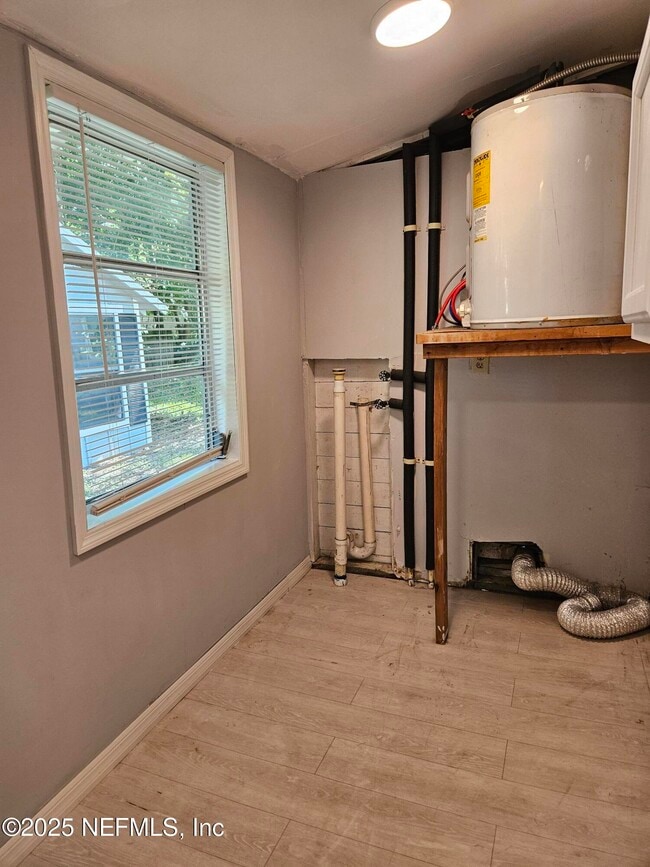 Building Photo - 4649 Delta Ave