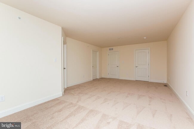 Building Photo - 18 Parkview Cir.