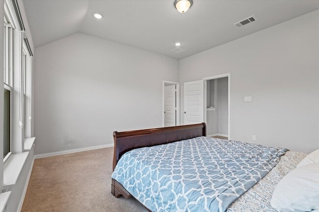 Building Photo - 3004 Campbell Dr