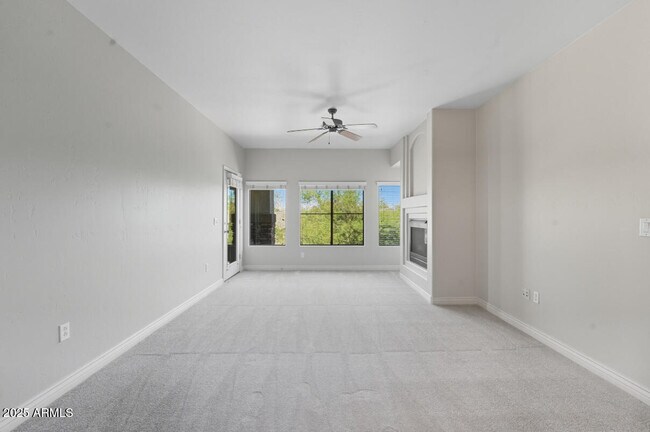 Building Photo - 5450 E Deer Valley Dr