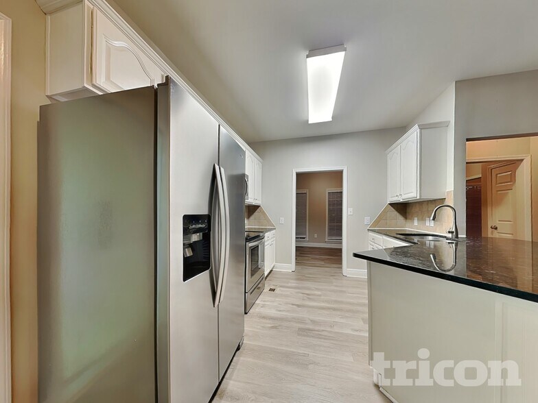 Building Photo - 461 Kimball Loop