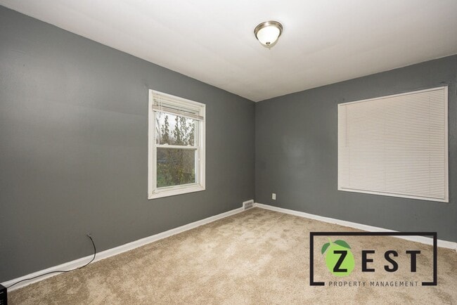 Building Photo - Beautiful 3 bedroom 1 Bath