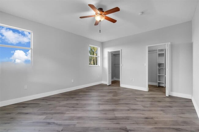 Building Photo - 6425 SW 164th Ave