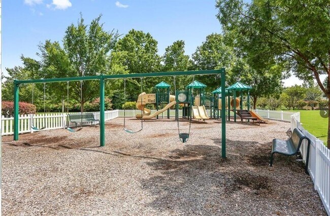 Building Photo - 3110 Hazeltine Cir