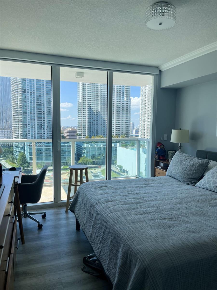 Building Photo - 31 SE 5th St