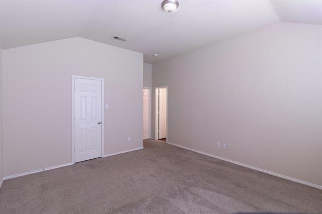 Building Photo - 2028 Sunny Side Dr