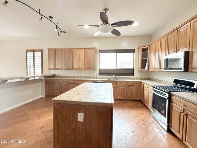 Building Photo - 7408 S 26th Ln