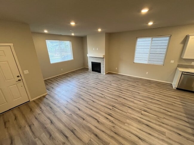 Building Photo - New 4 Bedroom 2.5 Bath Home McMinnville OR