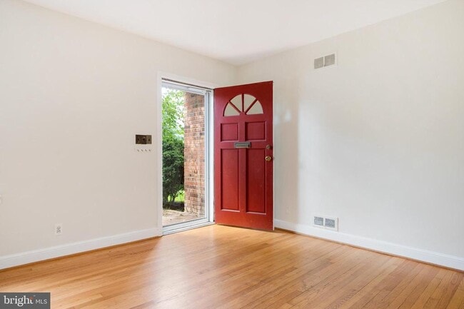 Building Photo - 5708 Dawes Ave