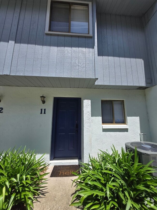 Building Photo - 2/1.5 in Foxmoor!