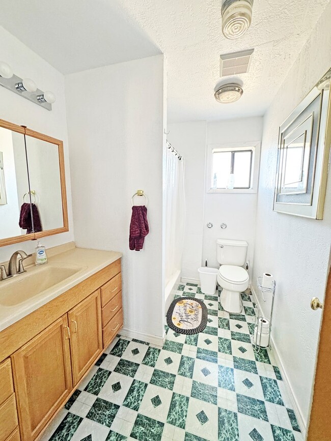 Building Photo - 47320 TX-118