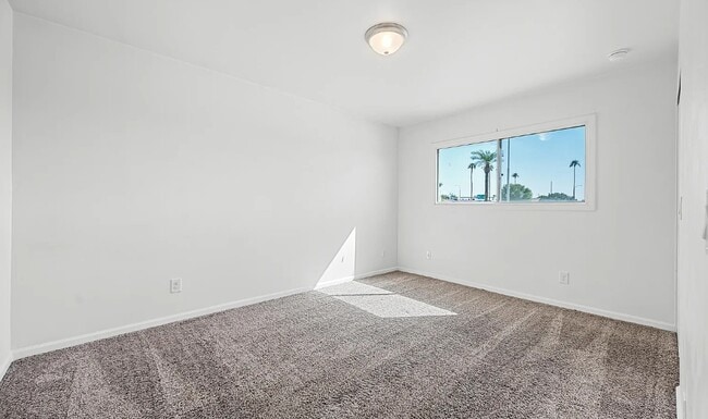 Building Photo - 1720 E Hermosa Dr