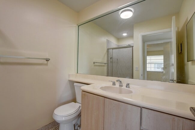 Building Photo - 127 Burgundy B