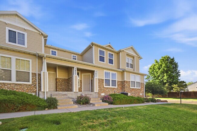Building Photo - $1,945.95 - 2 Bed, 2.5 Bath Townhome in Colorado Springs with Attached Garage!