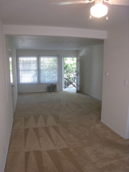 Primary Photo - 11933 W Magnolia Blvd
