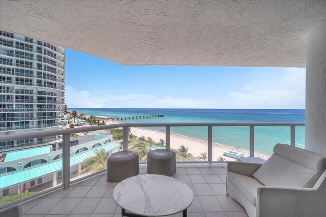 Building Photo - 16425 Collins Ave