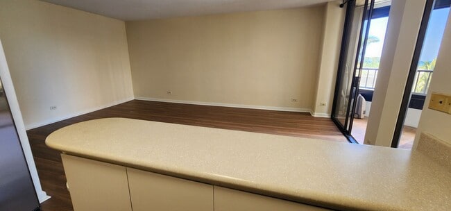 Building Photo - Newly renovated, conveniently located Discovery Bay Gem