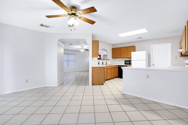 Building Photo - Stunning 3 Bedroom - 2.5 Bath Home for Rent!