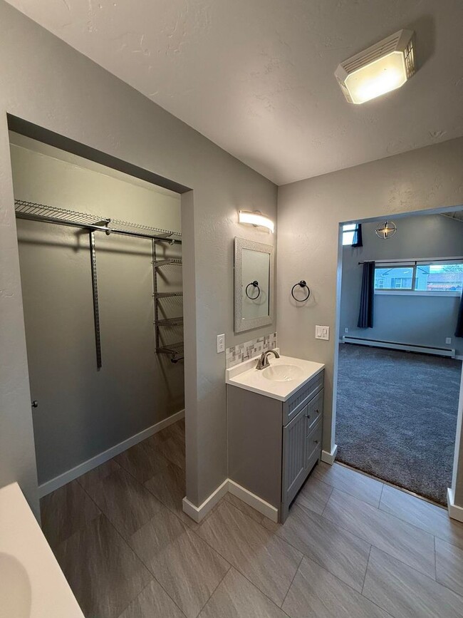 Building Photo - Stunning 5-Bedroom Home located in Butte MT