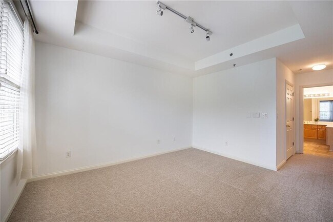 Building Photo - 1735 W Peachtree St NE