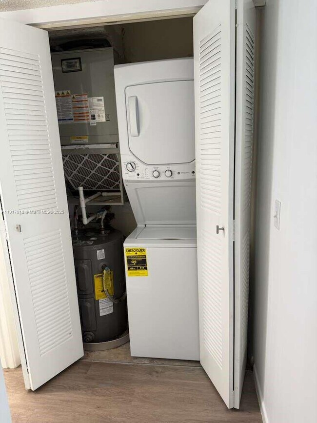 Building Photo - 13001 SW 15th Ct