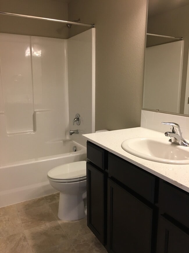 Building Photo - 608 N Trinity Way