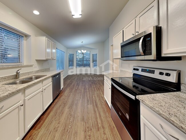 Building Photo - 2202 E Arabian Dr