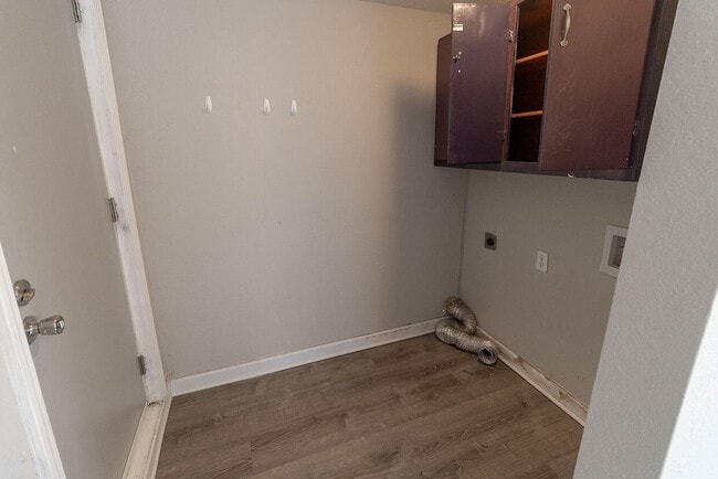 Building Photo - 306 W Worley St