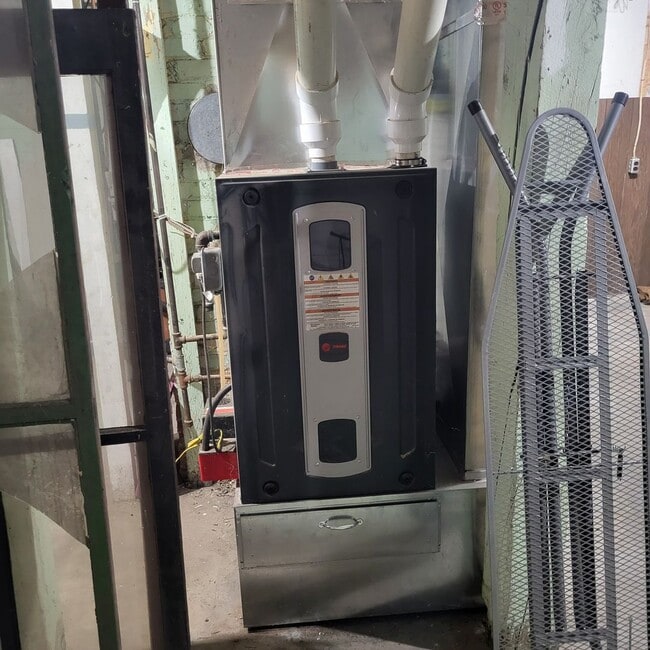 Building Photo - BEAUTIFUL 4 BEDROOM HOME NEAR DOWNTOWN CADILLAC