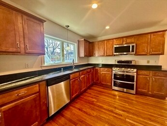 Building Photo - 253 Brown St