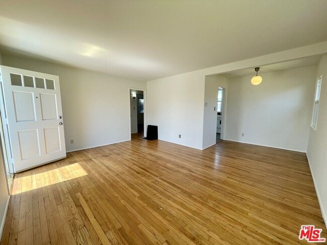 Building Photo - 5954 W 85th Pl